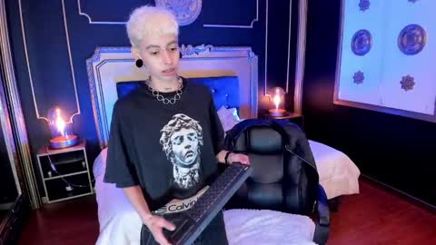 Alex online show from September 19, 7:47 pm
