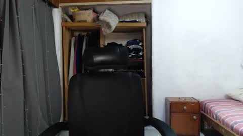 Snapshot of alexriversx chatting on March 13, 6:47 pm Alexander online show from March 13, 6:47 pm