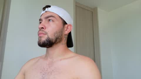Snapshot of alextwunkk chatting on May 13, 8:16 pm Alex online show from May 13, 8:16 pm