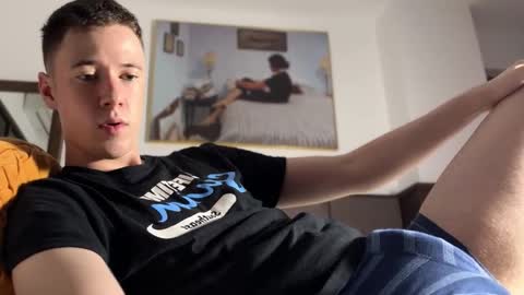 Snapshot of alexwos chatting on February 9, 8:40 am Alex online show from February 9, 8:40 am