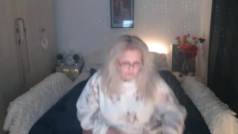 Jhoa online show from February 24, 7:45 pm