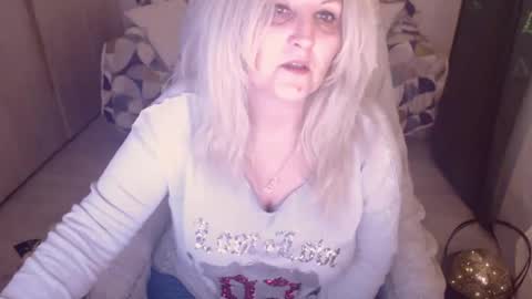 Jhoa online show from March 8, 10:13 pm