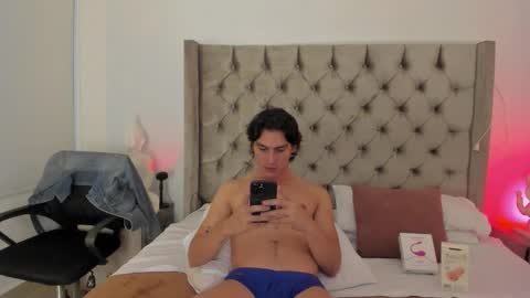 Alexxander Hall online show from September 17, 1:40 am