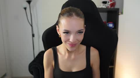 Alexi online show from September 22, 1:24 pm