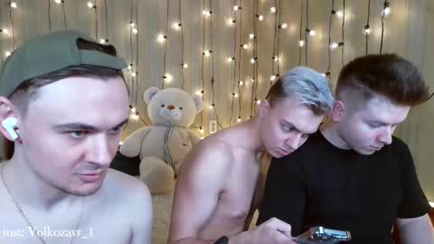 AlexDimaIgor online show from February 16, 6:43 pm