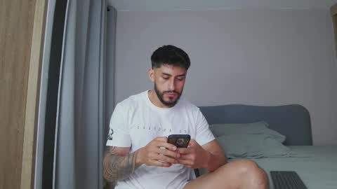 Alex   freelance model  instagram alex b229 online show from October 26, 10:58 pm