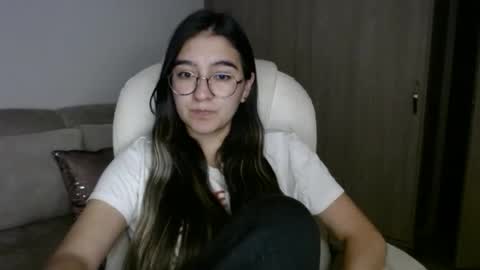 alexyferrer1 online show from December 17, 4:51 am