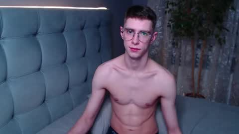 Snapshot of alfie_evanss chatting on December 20, 11:45 pm Alfie online show from December 20, 11:45 pm