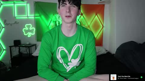 Snapshot of alfiegreenxxx chatting on March 18, 11:30 pm Alfie Green online show from March 18, 11:30 pm