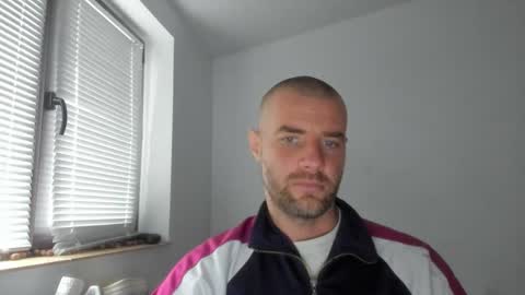 Snapshot of alfiesolomons87 chatting on October 7, 11:18 am alfiesolomons87 online show from October 7, 11:18 am