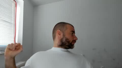 Snapshot of alfiesolomons87 chatting on November 7, 8:14 am alfiesolomons87 online show from November 7, 8:14 am