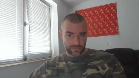 Snapshot of alfiesolomons87 chatting on December 17, 9:59 am alfiesolomons87 online show from December 17, 9:59 am