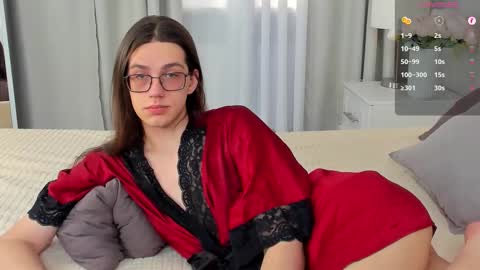 Snapshot of alfred_jones chatting on March 26, 10:32 am Alfreda online show from March 26, 10:32 am