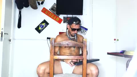 alfredopantuso online show from May 6, 2:40 am