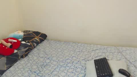 Snapshot of algiz_ chatting on November 10, 11:04 pm algiz_ online show from November 10, 11:04 pm