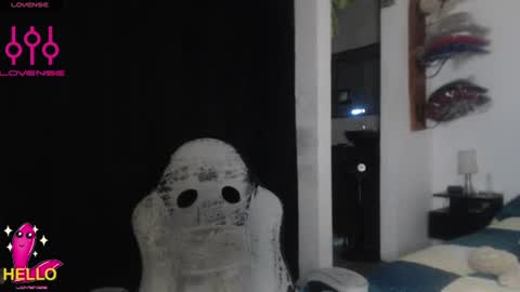 Snapshot of alguien_mas01 chatting on June 20, 6:38 am cami online show from June 20, 6:38 am