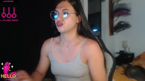 Snapshot of alguien_mas01 chatting on July 10, 9:23 am cami online show from July 10, 9:23 am