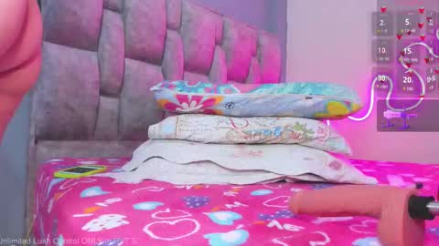 Snapshot of alhara_luna chatting on September 20, 2:34 am alhara_luna online show from September 20, 2:34 am