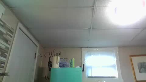 Snapshot of ali_tayler chatting on October 4, 1:31 pm ali_tayler online show from October 4, 1:31 pm