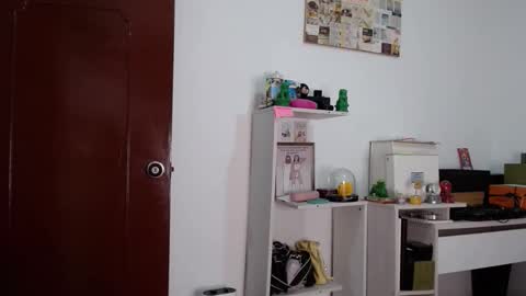 Snapshot of alia054 chatting on May 4, 12:45 pm Alia online show from May 4, 12:45 pm