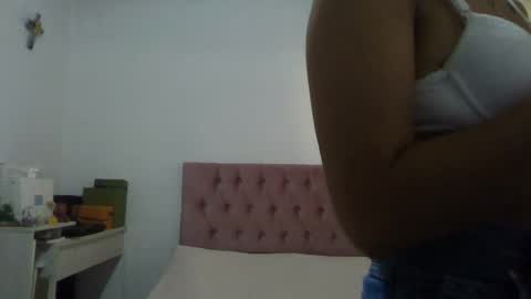 Snapshot of alia_lombardi chatting on January 25, 12:47 pm Alia Anjali online show from January 25, 12:47 pm