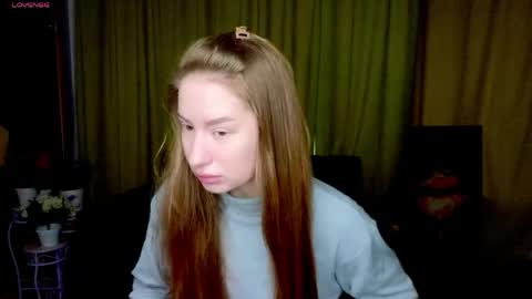 Snapshot of alicafoxis chatting on April 19, 5:29 am Alica online show from April 19, 5:29 am