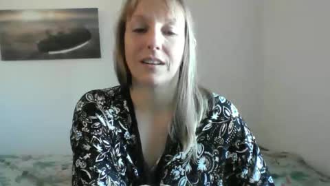 Snapshot of alice8363 chatting on January 11, 10:19 am Alice online show from January 11, 10:19 am