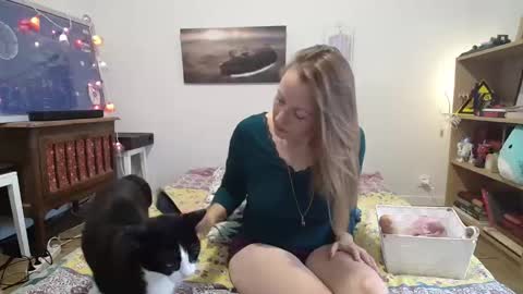 Alice online show from October 24, 8:33 am