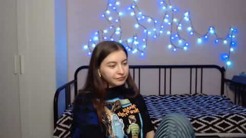 Alice online show from December 6, 9:02 pm