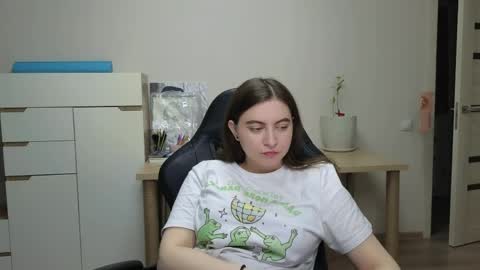 Alice online show from April 29, 6:58 pm