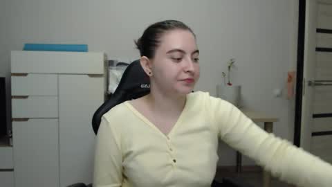 Alice online show from May 15, 6:37 pm
