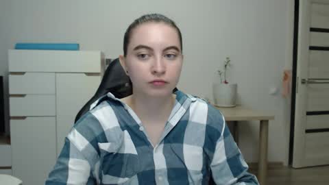 Alice online show from June 4, 2:01 pm