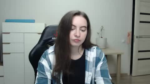 Alice online show from June 16, 7:27 pm