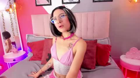 alice__moon__ online show from July 24, 9:35 pm