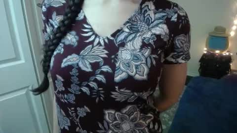 Snapshot of alice_asks chatting on November 14, 2:10 am Alice Asks online show from November 14, 2:10 am