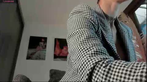 Snapshot of alice_barry chatting on October 14, 2:18 pm Alice online show from October 14, 2:18 pm