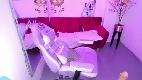 Alice  online show from December 24, 5:13 pm