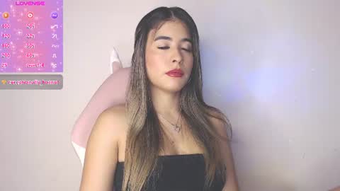 Snapshot of alice_cespedes chatting on June 23, 6:17 pm alice_cespedes online show from June 23, 6:17 pm