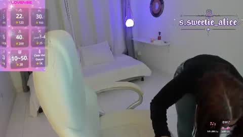 alice_elare online show from July 19, 4:49 am