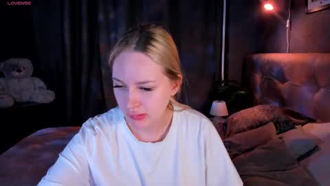 Snapshot of alice_elf chatting on September 25, 11:52 pm Alice online show from September 25, 11:52 pm