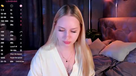 Snapshot of alice_elf chatting on September 26, 11:31 pm Alice online show from September 26, 11:31 pm