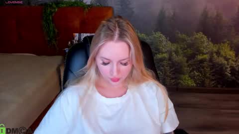 Snapshot of alice_elf chatting on October 14, 11:16 pm Alice online show from October 14, 11:16 pm