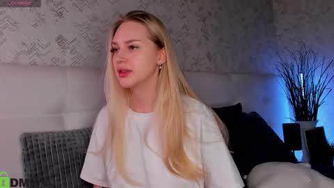 Snapshot of alice_elf chatting on October 22, 11:04 pm Alice online show from October 22, 11:04 pm