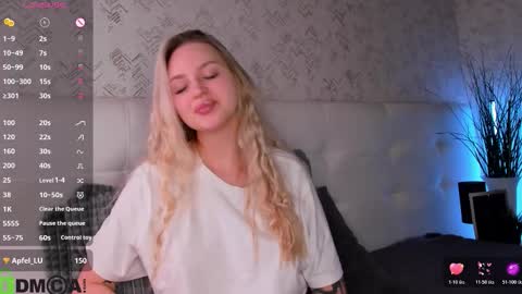 Snapshot of alice_elf chatting on October 23, 11:24 pm Alice online show from October 23, 11:24 pm