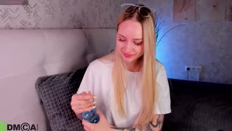 Snapshot of alice_elf chatting on October 29, 10:55 pm Alice online show from October 29, 10:55 pm