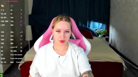 Snapshot of alice_elf chatting on November 5, 10:54 pm Alice online show from November 5, 10:54 pm