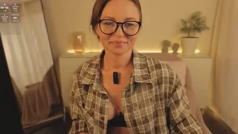 alice_eva online show from September 10, 11:21 am