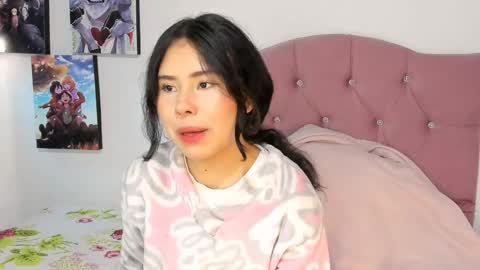 Snapshot of alice_evans12 chatting on May 22, 12:44 pm Alice Sofia online show from May 22, 12:44 pm