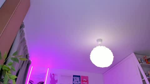 Snapshot of alice_forfun chatting on April 11, 3:11 am Alichery online show from April 11, 3:11 am