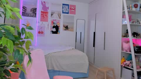 Snapshot of alice_forfun chatting on April 15, 3:13 am Alichery online show from April 15, 3:13 am